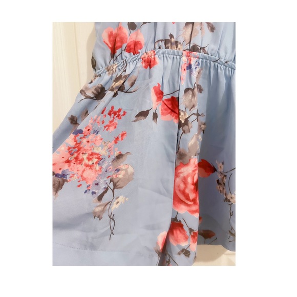 Flower Printed Romper - Picture 2 of 4